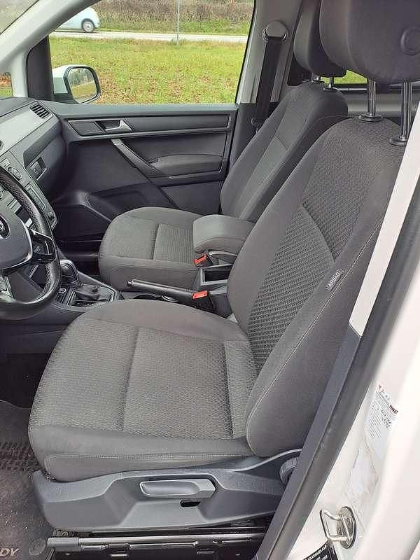 Usado VW Caddy Maxi 102 CV (75 kW) 2018 Blanco Monovolumen