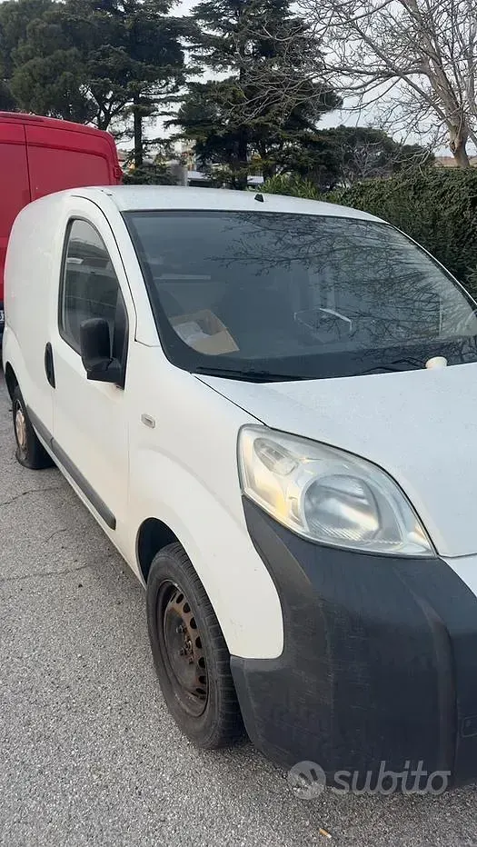 Usata Peugeot Bipper 75 CV (55 kW) 2013 Bianco Monovolume