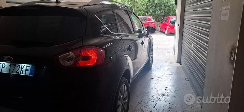 Usata Ford Kuga Titanium 140 CV (102 kW) 2012 Nero SUV