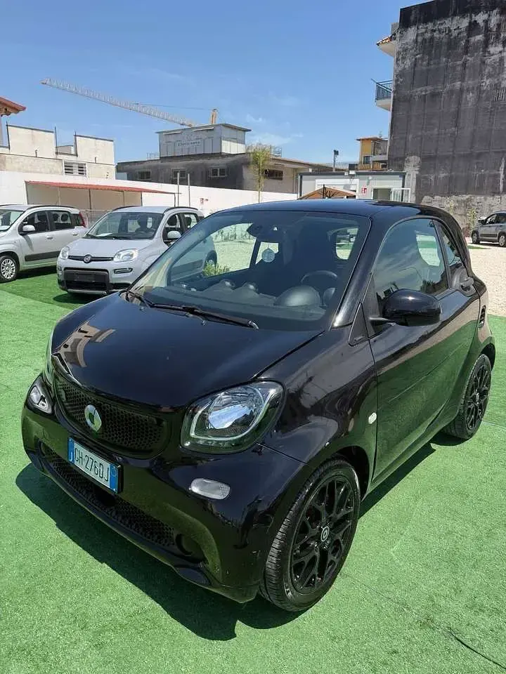 Usata Smart ForTwo Coupé Passion 41 kW (56 CV) 2020 Nero Utilitaria