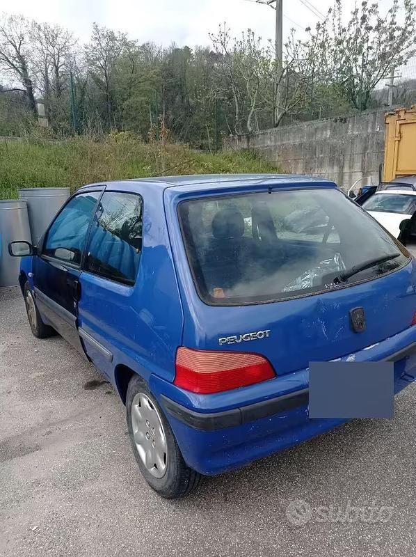 Usata Peugeot 106 2001 Blu Utilitaria