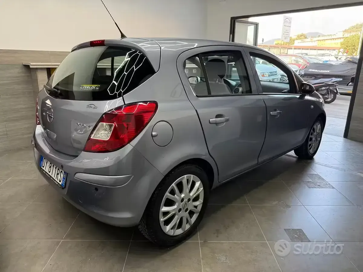 Usata Opel Corsa Club 75 CV (55 kW) 2009 Grigio Utilitaria