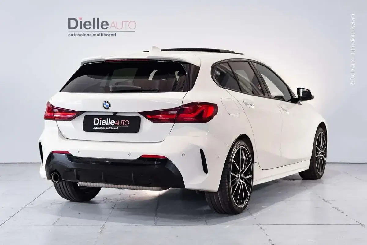 Usata BMW 118 M Sport 136 CV (100 kW) 2024 Alpinweiß iii pastello Coupé