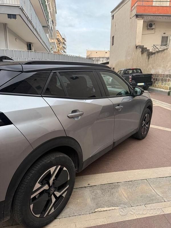 Usata Peugeot 2008 GT 130 CV (95 kW) 2023 Grigio SUV