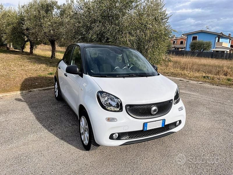 Usata Smart ForFour Passion 71 CV (52 kW) 2016 Bianco Utilitaria