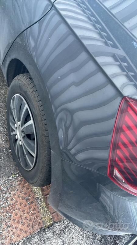 Grigio Usata 2018 VW Polo Tre volumi | 8000 € (Ottimo prezzo) - Immagine 1/4