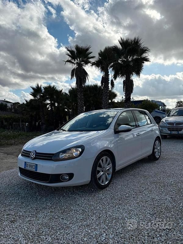 Usata VW Golf VI 110 CV (80 kW) 2010 Bianco Utilitaria