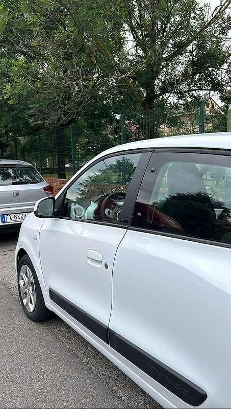 Usata Renault Twingo Zen 30 kW (42 CV) 2021 Utilitaria