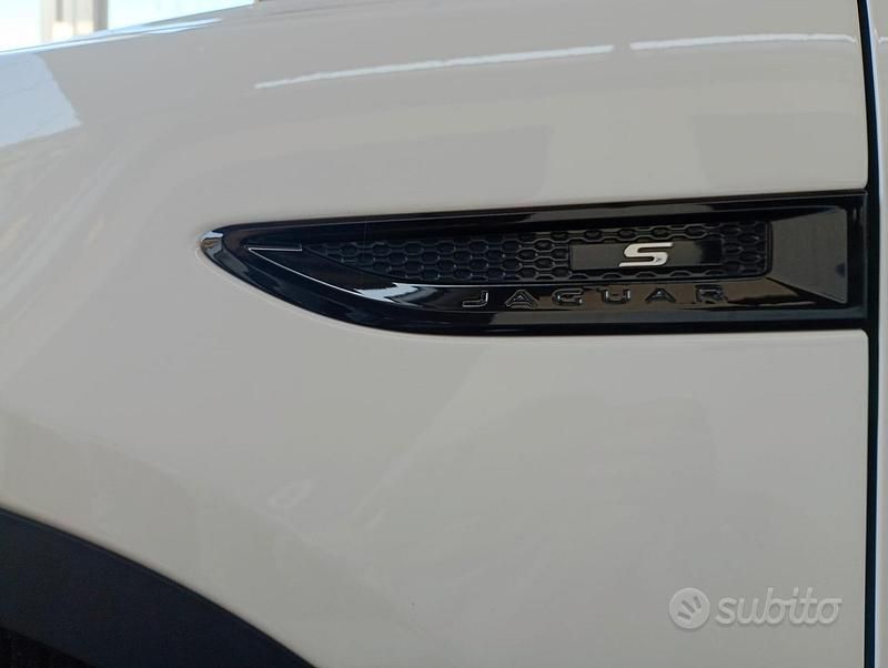 Usata Jaguar E-Pace R-Dynamic 200 CV (147 kW) 2019 Bianco SUV