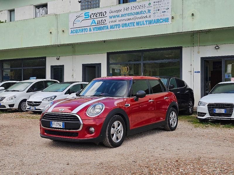 Usata Mini Cooper D 95 CV (69 kW) 2017 Utilitaria