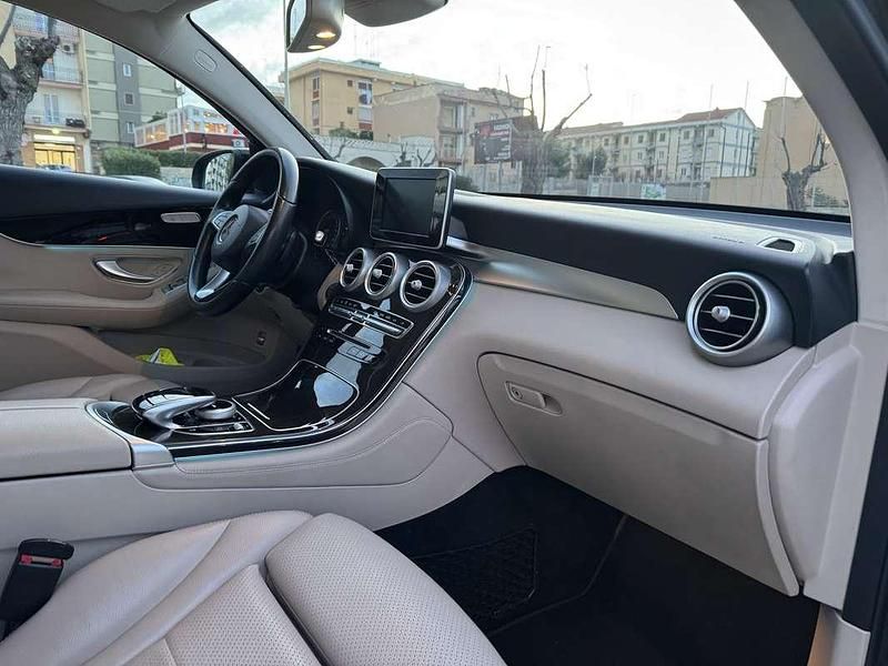 Usata Mercedes GLC220 Premium 170 CV (125 kW) 2018 Nero Coupé
