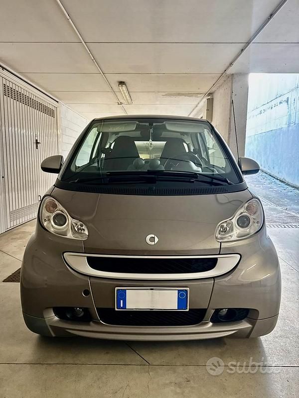 Marrone Usata 2011 Smart ForTwo Coupé Coupé | 6500 € (Cara) - Immagine 1/4