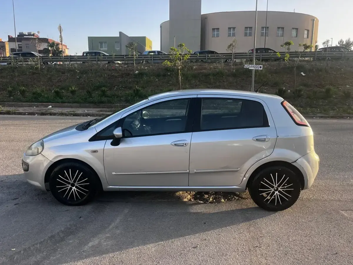 Usata Fiat Punto Evo 75 CV (55 kW) 2011 Argento Utilitaria