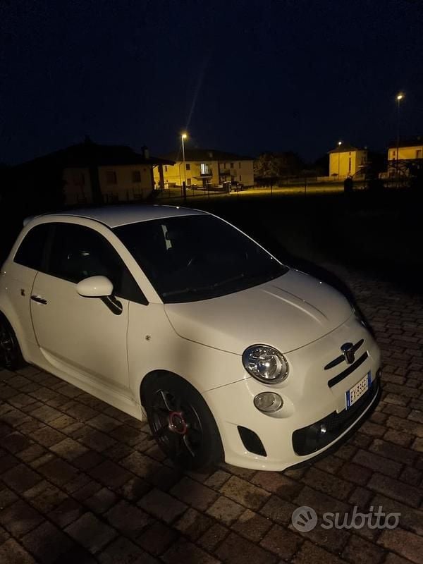 Usata Abarth 500 Custom 135 CV (99 kW) 2014 Bianco Utilitaria