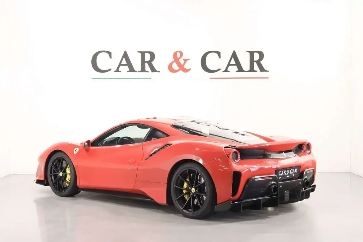 Usata Ferrari 488 721 CV (530 kW) 2019 Rosso Coupé
