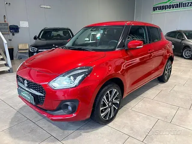 Usata Suzuki Swift 83 CV (61 kW) 2024 Rosso Utilitaria