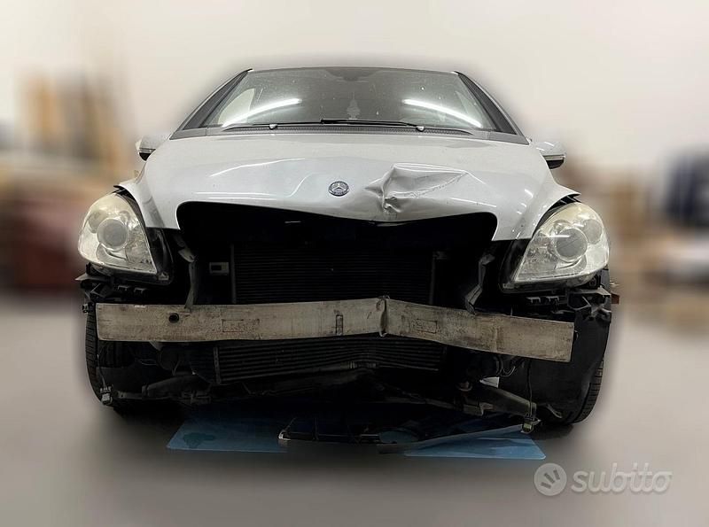 Usata Mercedes B180 2009 Grigio Monovolume