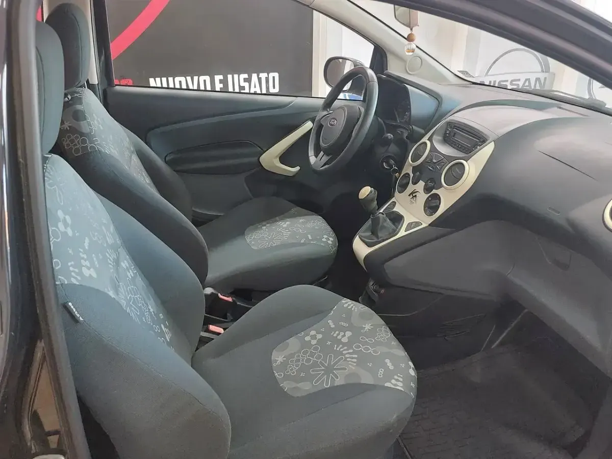 Usata Ford Ka 75 CV (55 kW) 2014 Nero Utilitaria