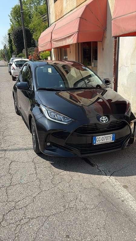 Usata Toyota Yaris Hybrid Trend 92 CV (67 kW) 2022 Berlina