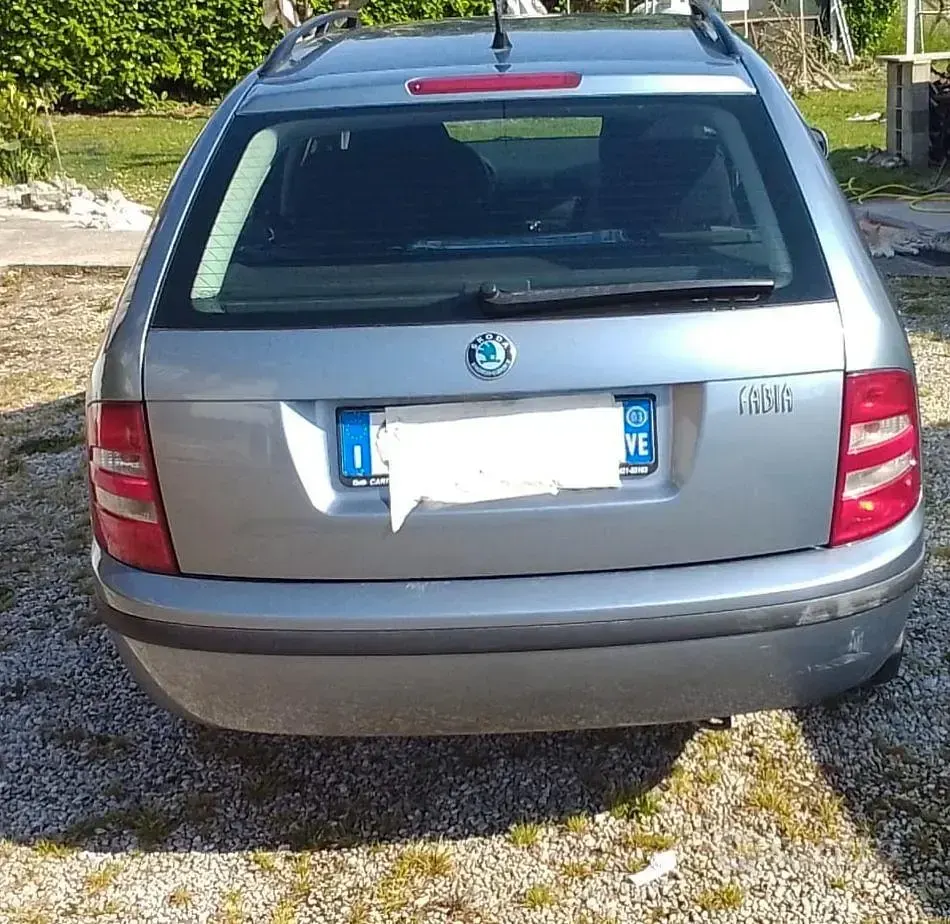 Usata Skoda Fabia 64 CV (47 kW) 2003 Grigio Berlina