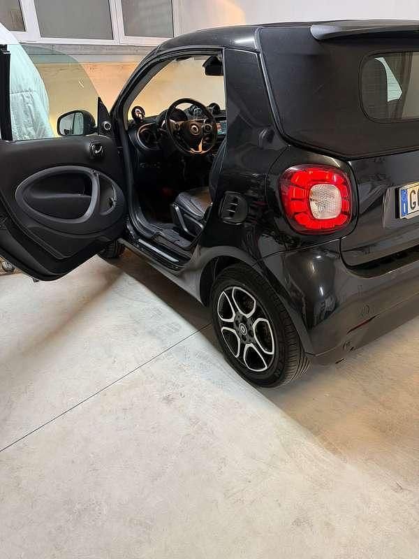 Usata Smart ForTwo Cabrio 90 CV (66 kW) 2017 Nero Cabrio