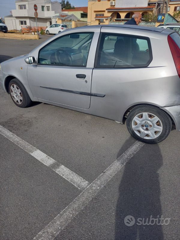 Usata Fiat Punto 60 CV (44 kW) 2004 Grigio Utilitaria