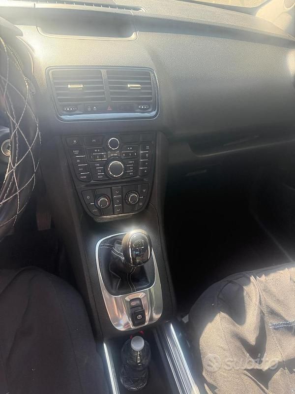 Usata Opel Meriva 120 CV (88 kW) 2013 Bianco Monovolume