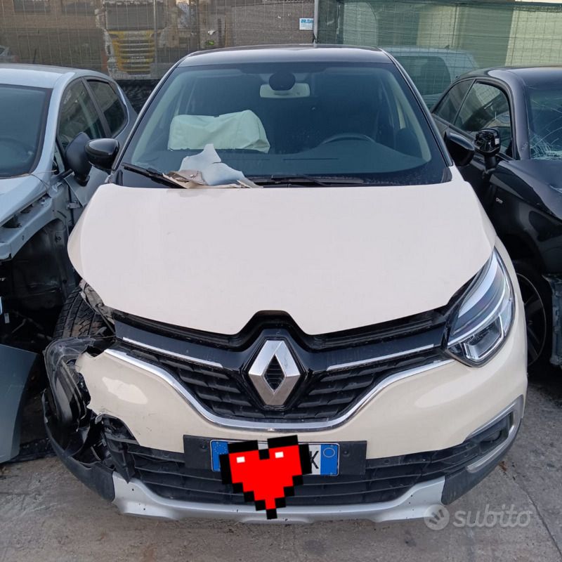 Usata 2017 Renault Captur SUV | 3999 € - Immagine 1/4