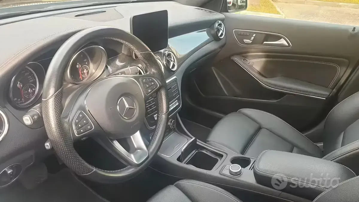 Usata Mercedes GLA200 136 CV (100 kW) 2019 Nero SUV