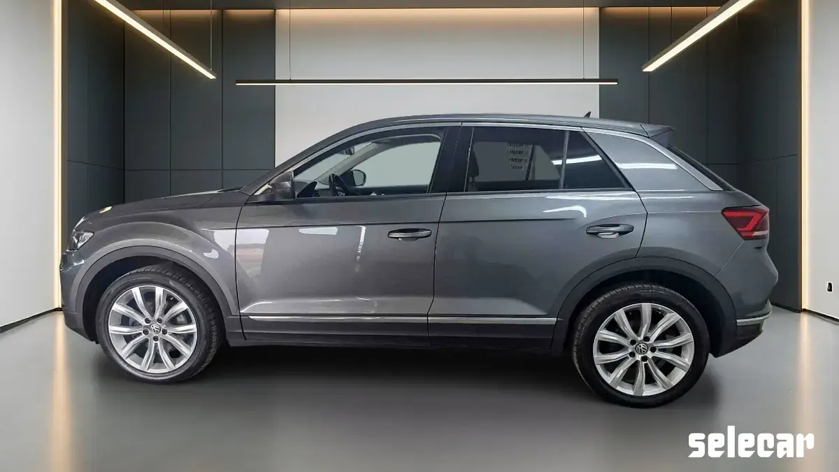 Usata VW T-Roc Advance 150 CV (110 kW) 2018 6y grigio daytona perla SUV