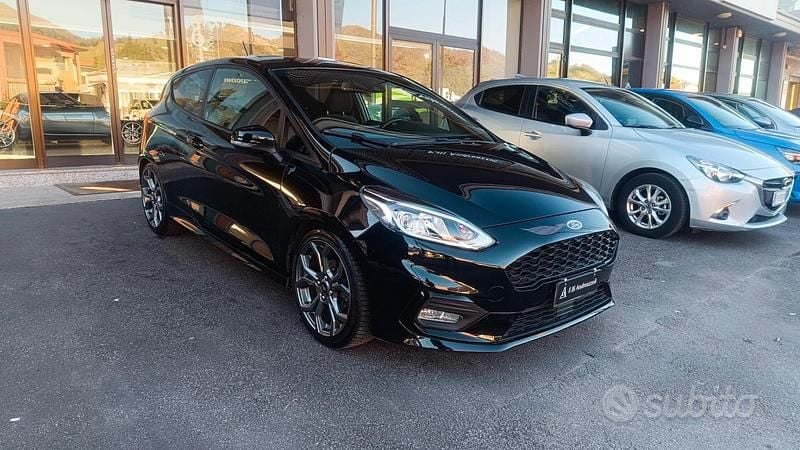 Usata Ford Fiesta ST-Line 95 CV (69 kW) 2020 Nero Utilitaria