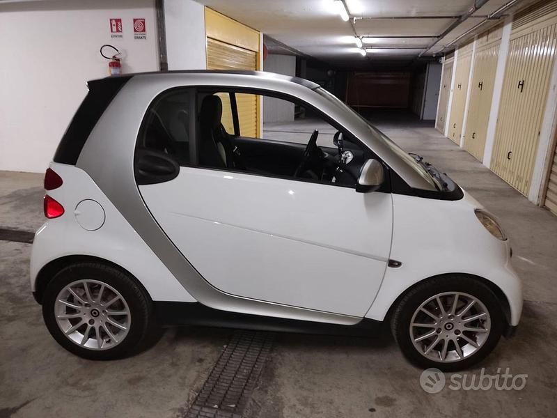 Usata Smart ForTwo Coupé Pure 61 CV (44 kW) 2015 Bianco Utilitaria