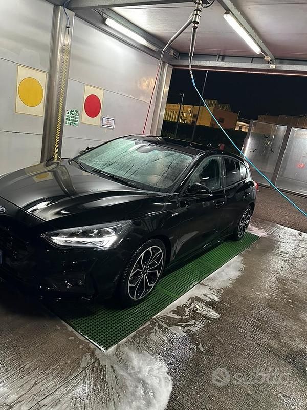 Nero Usata 2019 Ford Focus ST-Line Tre volumi | 8500 € (Ottimo prezzo) - Immagine 1/4