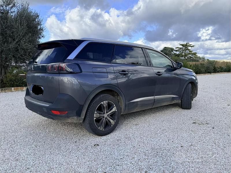 Usata Peugeot 5008 Allure 131 CV (96 kW) 2024 SUV