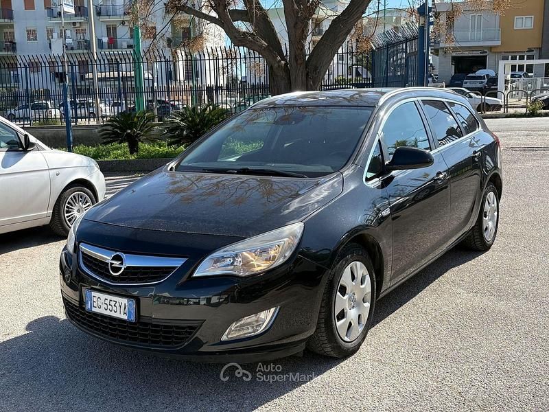 Usata Opel Astra 110 CV (80 kW) 2011 Nero Station wagon
