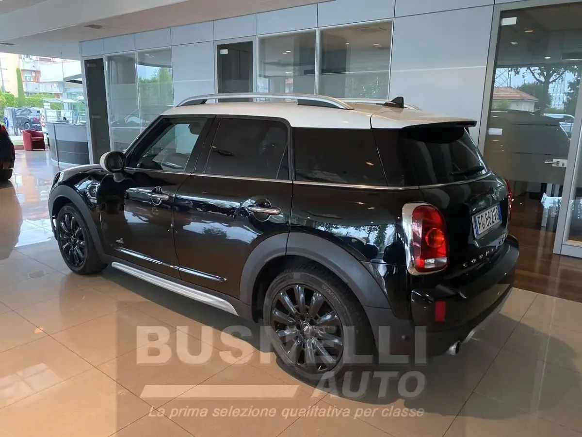 Usata Mini Cooper S Countryman Hype 192 CV (141 kW) 2017 Midnight black SUV