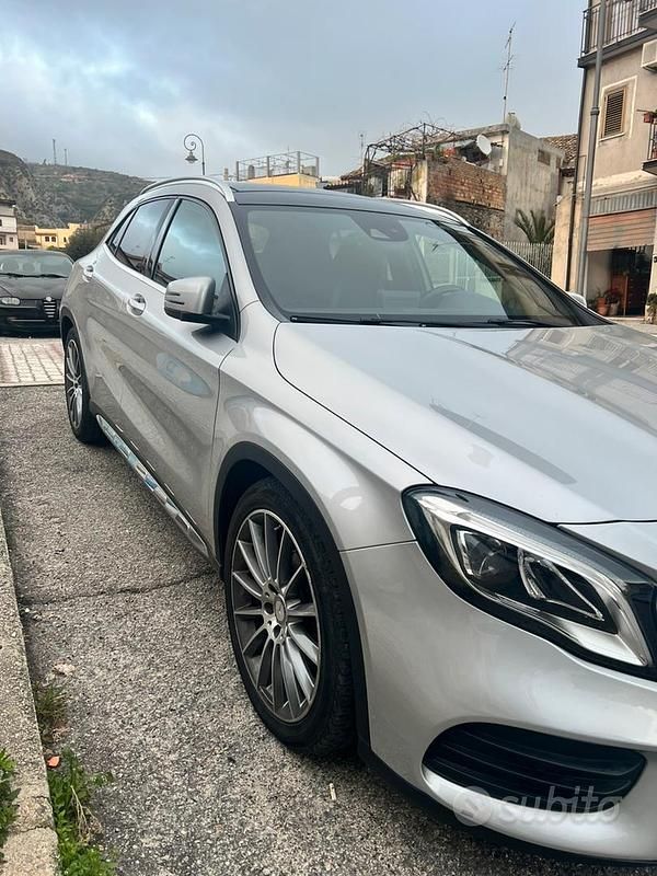 Usata Mercedes GLA200 Premium 2017 Grigio SUV