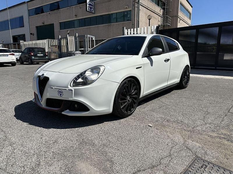 Usata Alfa Romeo Giulietta Distinctive 170 CV (125 kW) 2010 Bianco Utilitaria