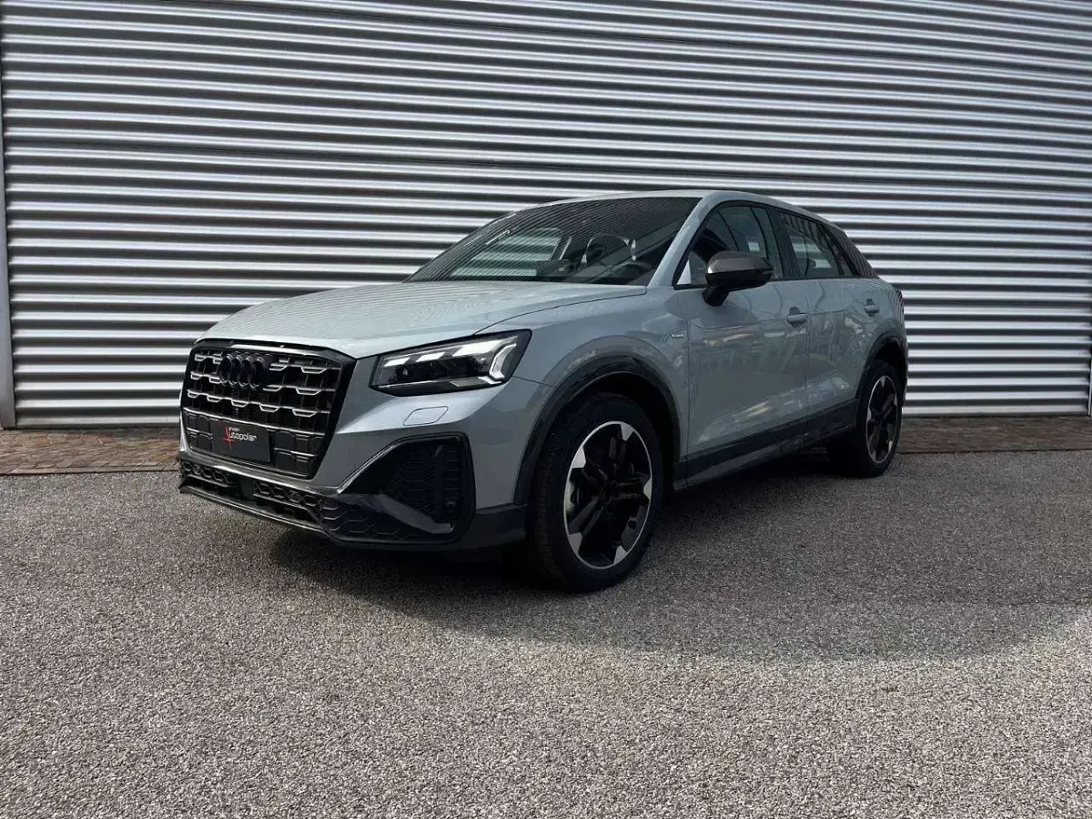 Nuova Audi Q2 S-Line 150 CV (110 kW) 2025 Argento SUV