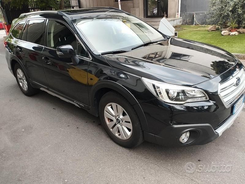 Usata Subaru Outback 150 CV (110 kW) 2015 Nero Station wagon