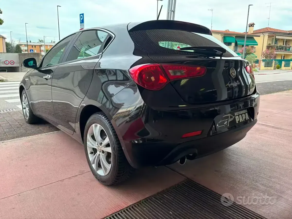 Usata Alfa Romeo Giulietta 105 CV (77 kW) 2011 Nero Utilitaria