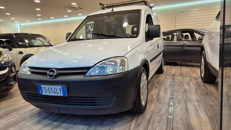 Usata Opel Combo 75 CV (55 kW) 2008 Bianco Monovolume