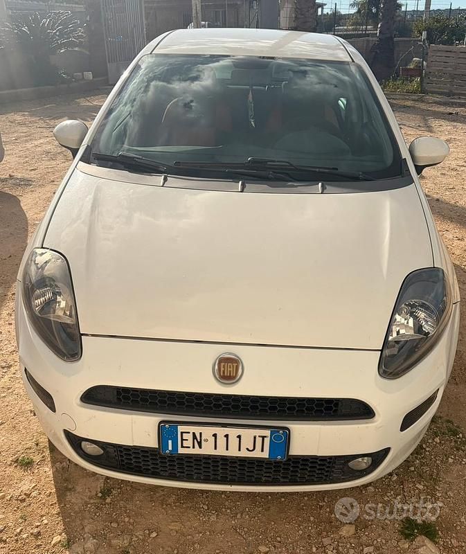 Usata Fiat Punto Pop 75 CV (55 kW) 2012 Utilitaria