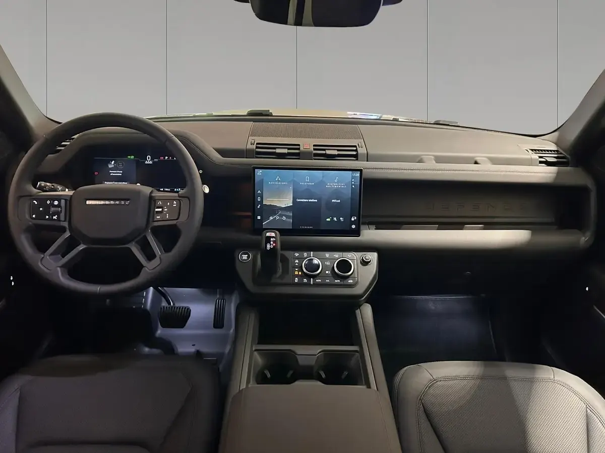 Nuova Land Rover Defender SE Dynamic 200 CV (147 kW) 2025 Grigio SUV