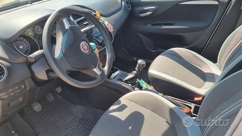 Usata Fiat Punto 77 CV (56 kW) 2012 Bianco Utilitaria