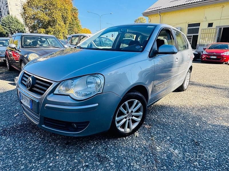 Usata VW Polo Comfortline 70 CV (51 kW) 2008 Grigio Berlina