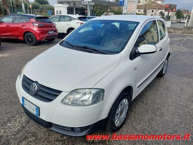 Usata VW Fox 54 CV (39 kW) 2006 Bianco pastello Utilitaria