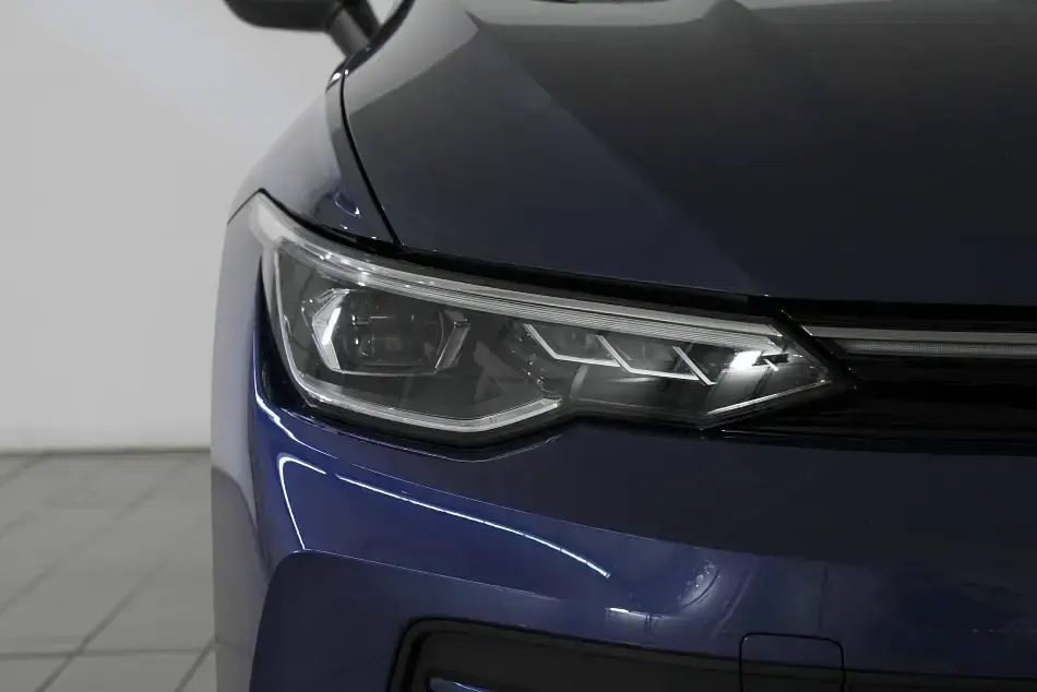 Usata VW Golf VIII Style 150 CV (110 kW) 2025 Blu Utilitaria