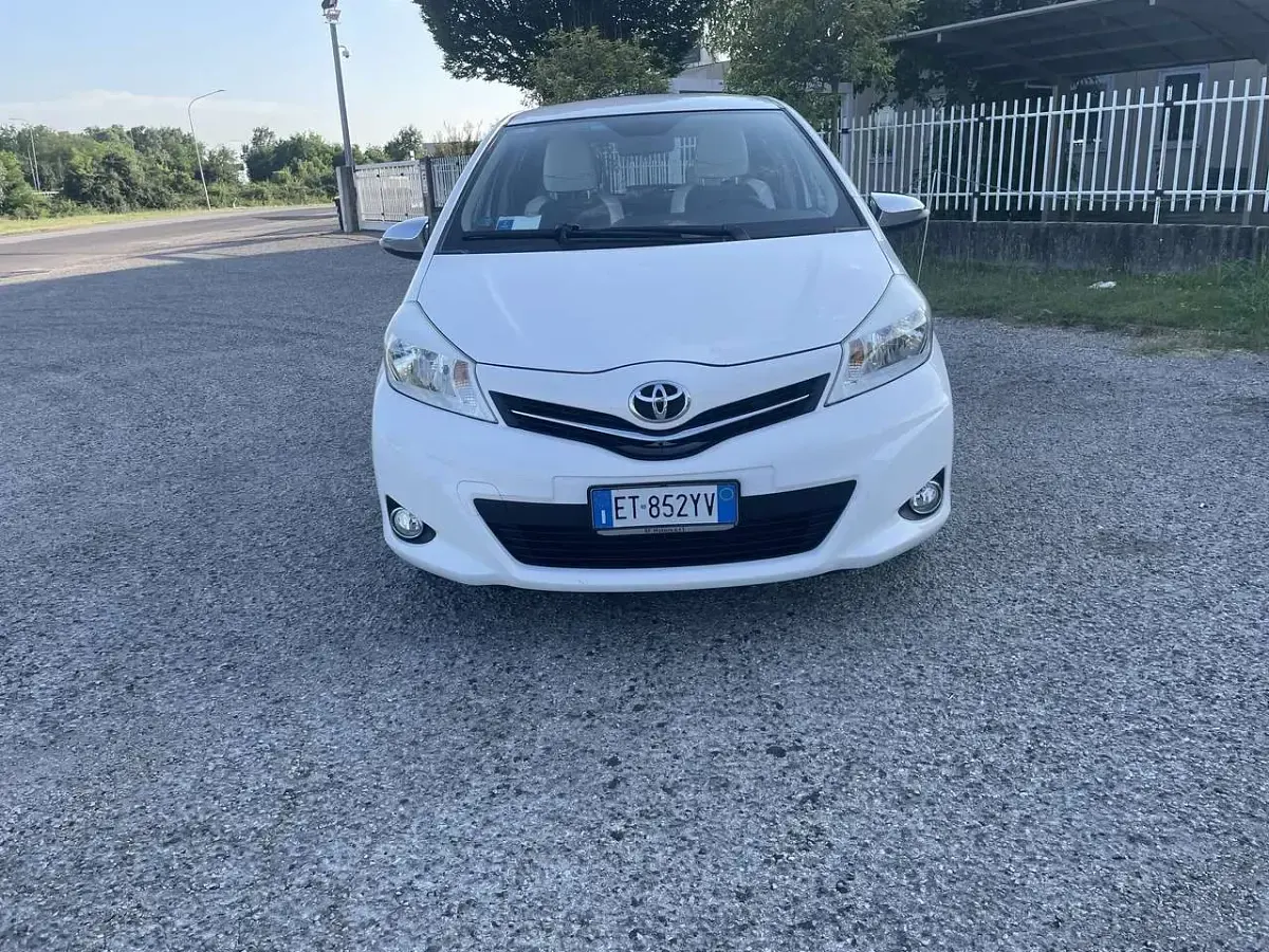 Usata Toyota Yaris 69 CV (50 kW) 2014 Other Utilitaria