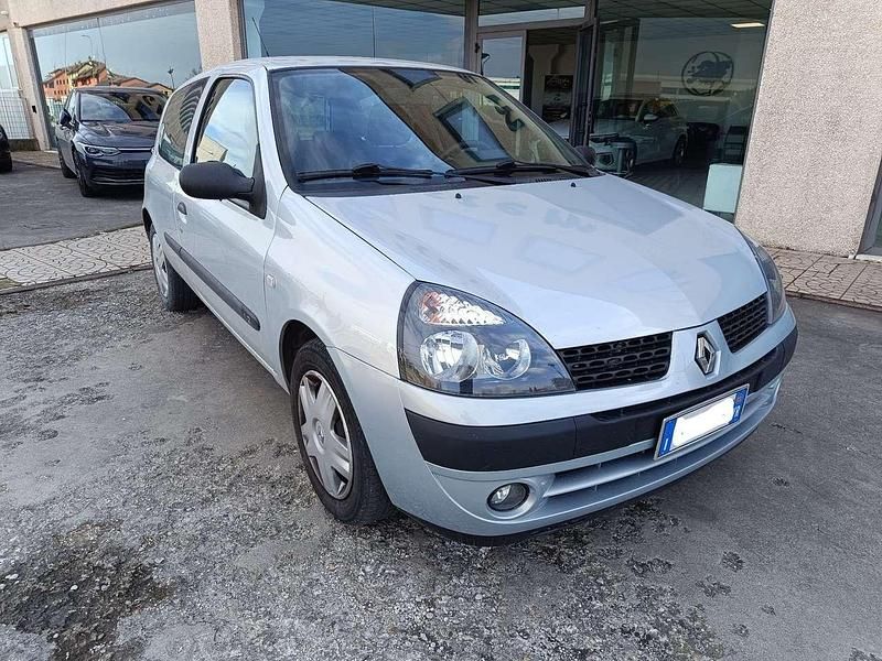 Usata Renault Clio II 58 CV (42 kW) 2003 Argento Utilitaria